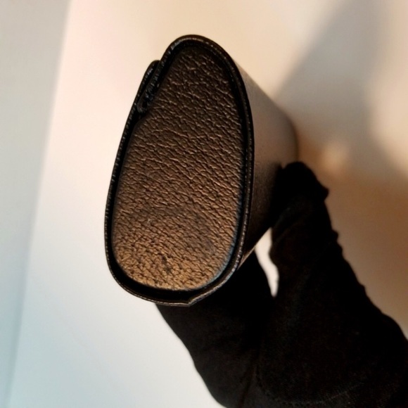 Authentic Burberry Hard Glasses Case - Picture 2 of 3